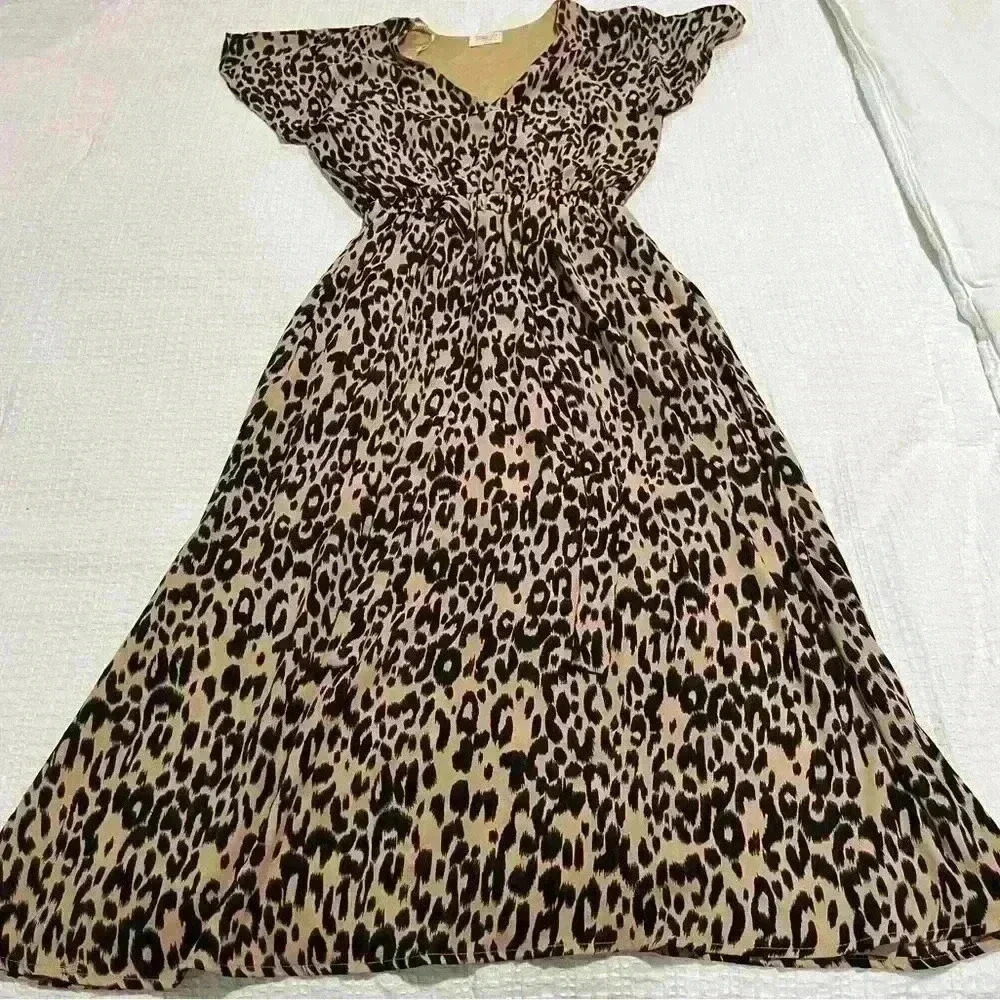 Sienna Sky leopard print v-neck flutter sleeve pockets buttons tie dress Size XS